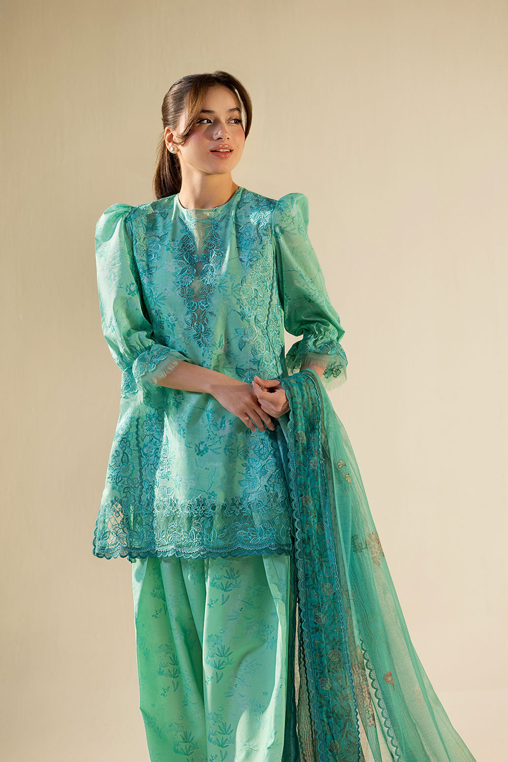 Design 4B Vital 2026 Unstitched